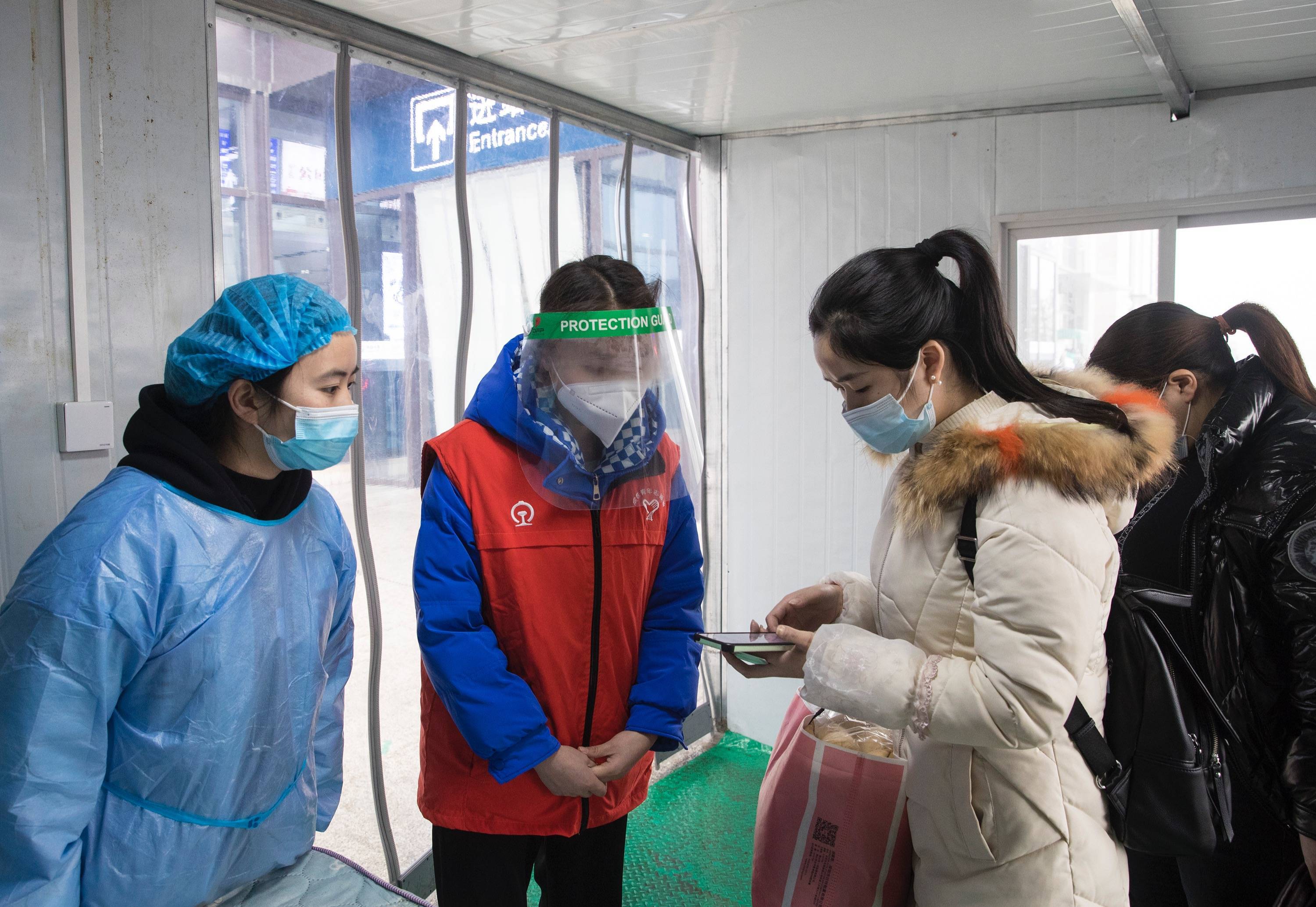 多地:国庆返程后主动做核酸检测〃国庆返程高峰人多-第2张图片